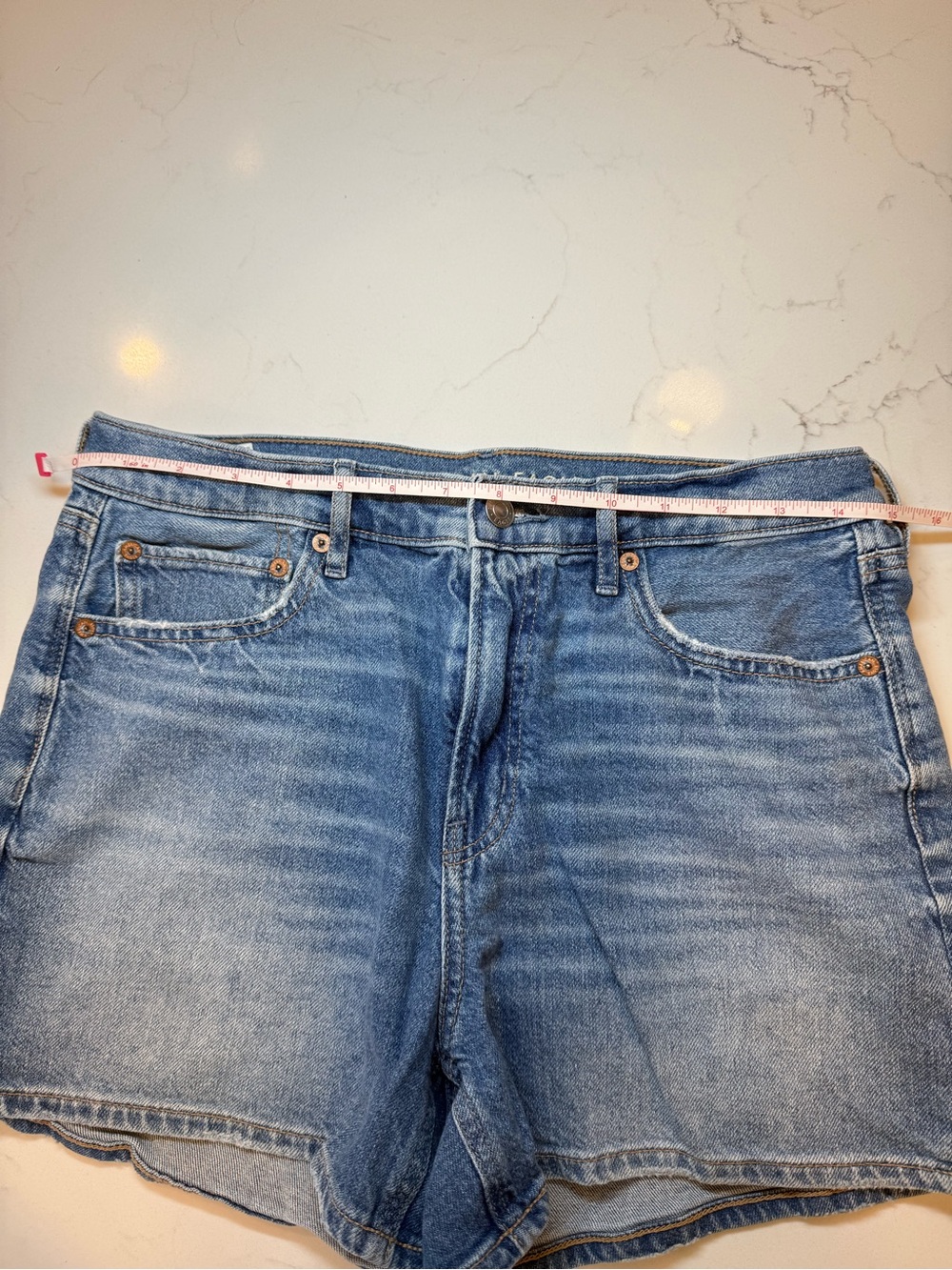 AE Strigid Super High-Waisted Relaxed Denim Short - Picture 7 of 9
